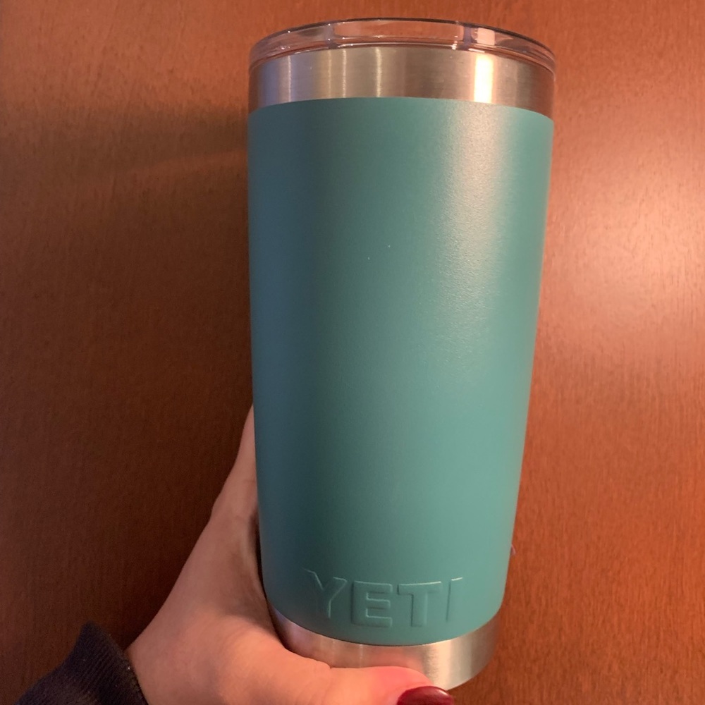 Yeti rambler 20oz tumbler